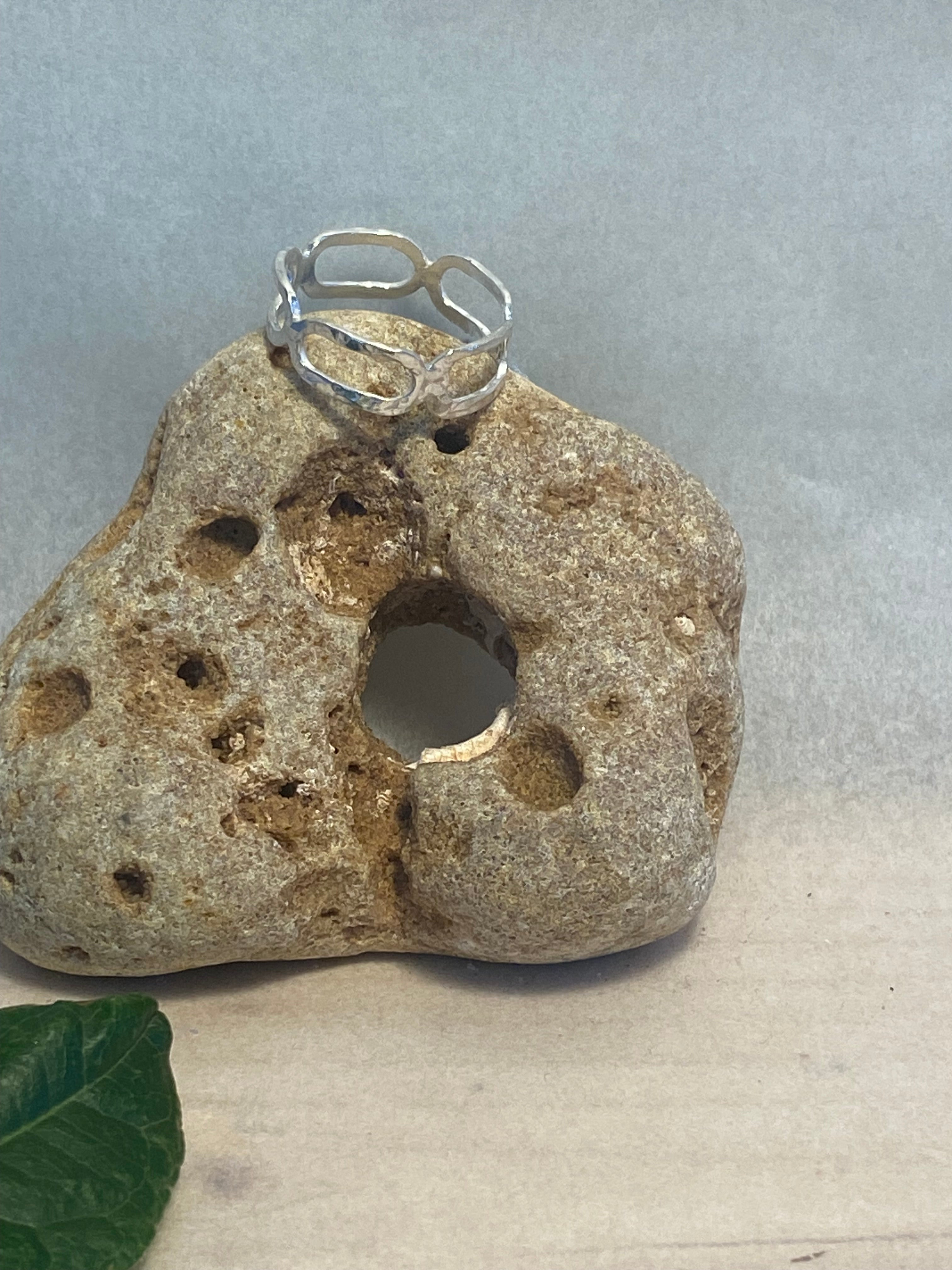 Hammered Silver Links Ring
