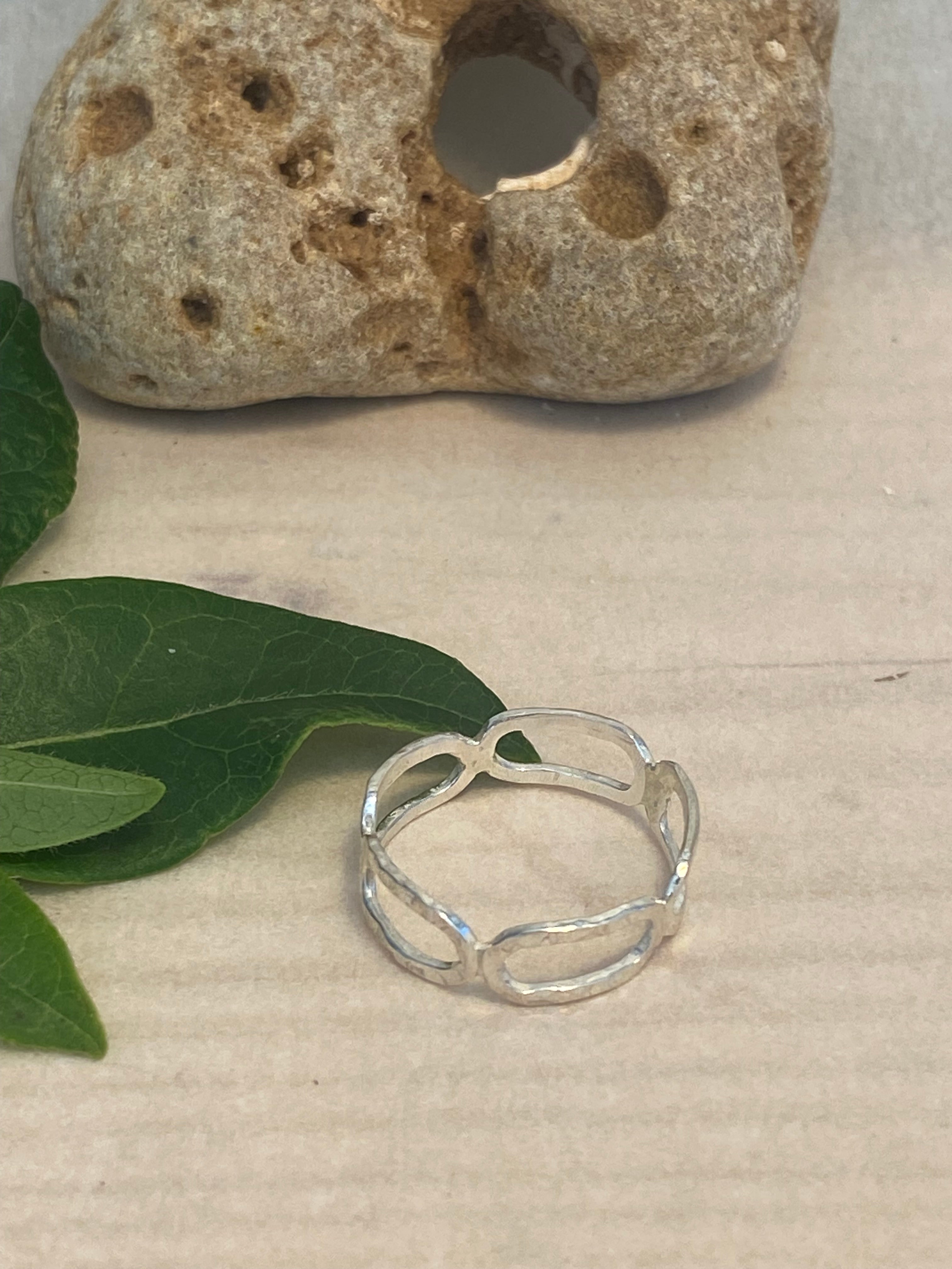 Hammered Silver Links Ring